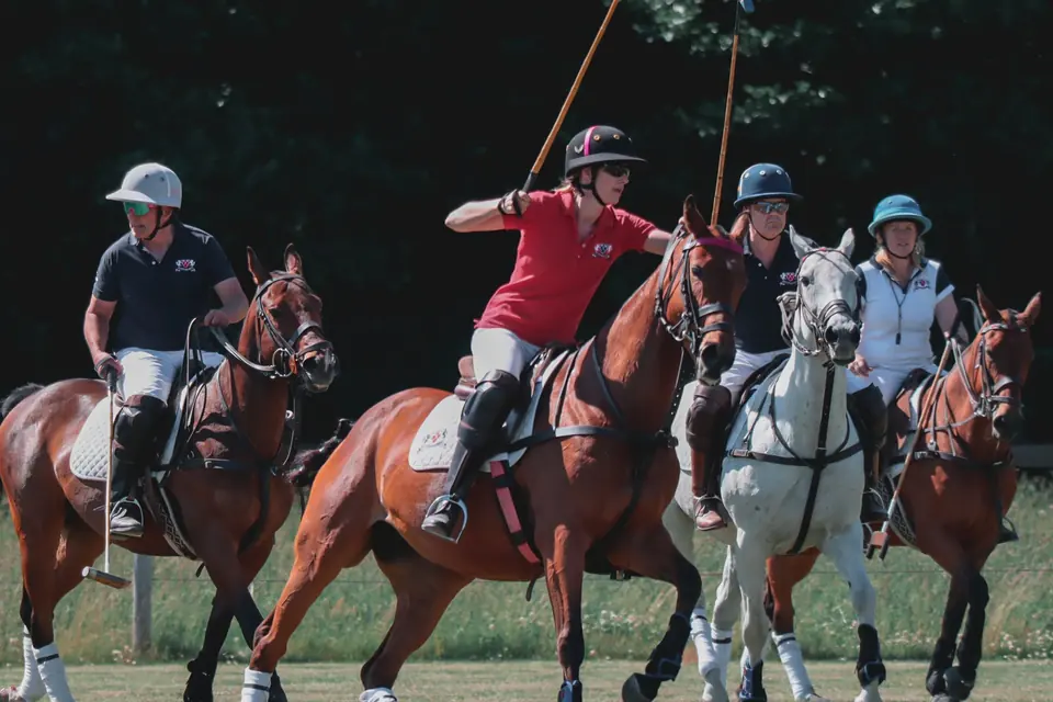 Spill i gang under en chukka